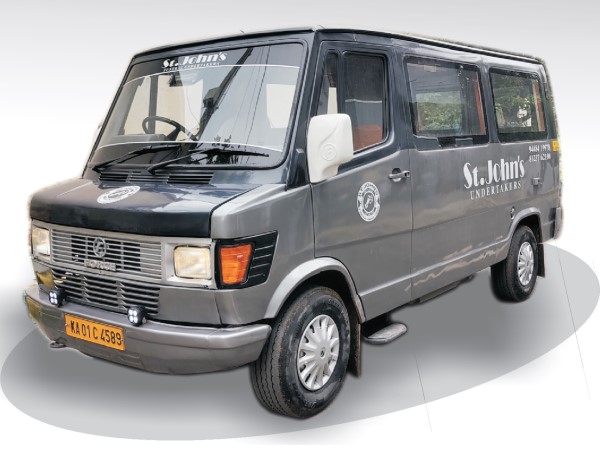 AMBULANCE <span class='hearse-title-span'>/</span> HEARSE