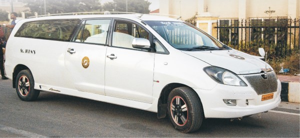 HEARSE <span class='hearse-title-span'>-</span> V.I.P